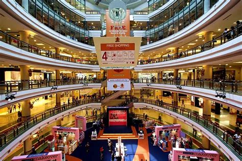 biggest city in malaysia|largest malls in the us.